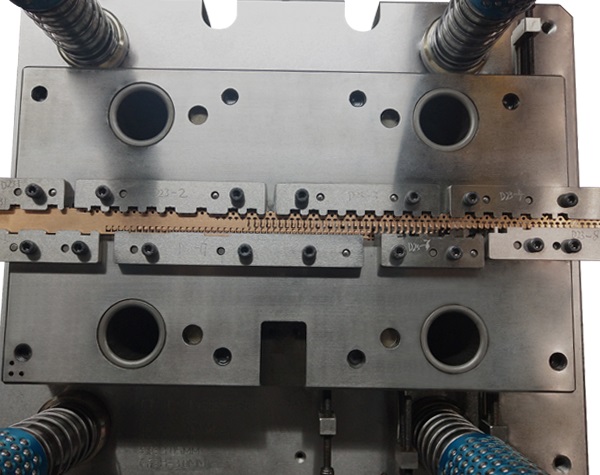 CMSMD661011 customized Stamping terminal mould latest type